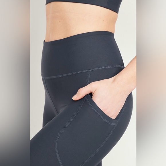 Old Navy PowerSoft High Waisted Pocket Leggings - Picture 3 of 9
